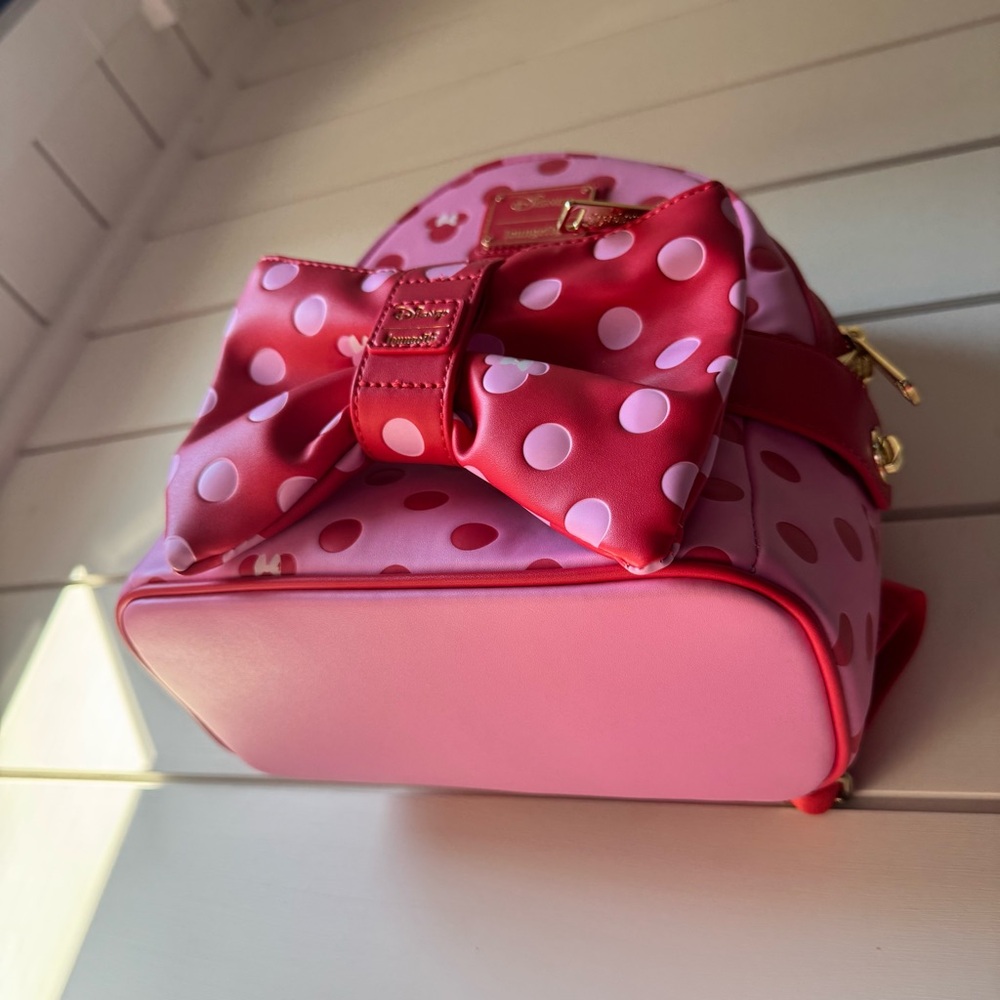 Minnie Mouse Valentine’s Day Loungefly Backpack - Picture 2 of 6